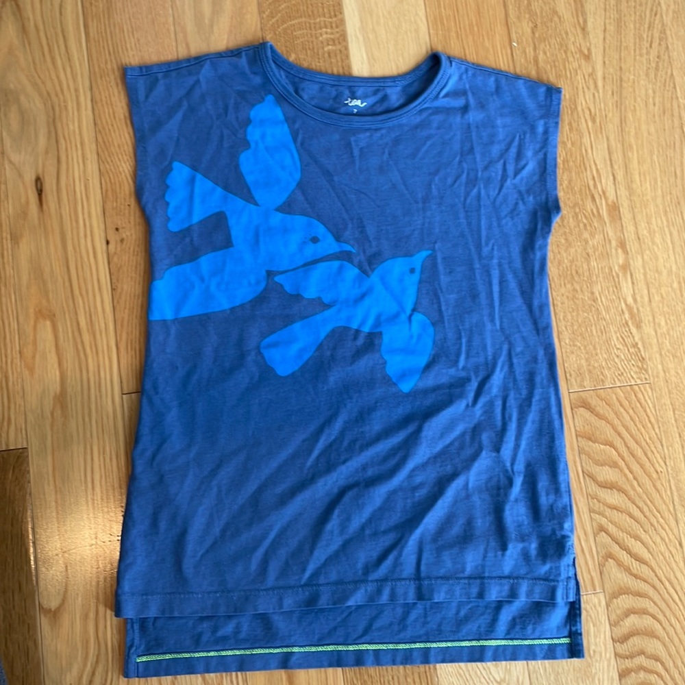 Like new tea collection girls shirt.
